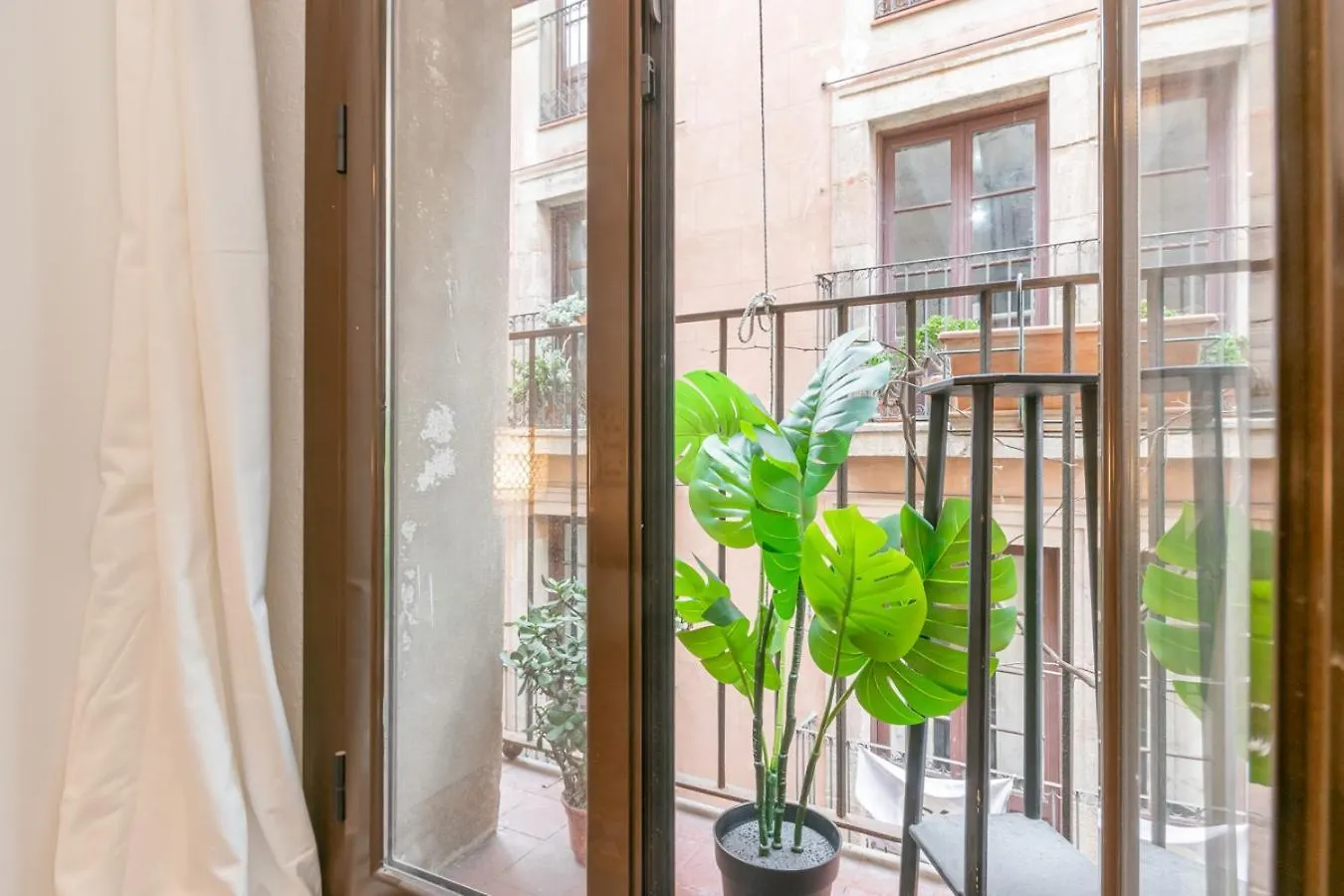 Veguer Hostel Barcelona Spain